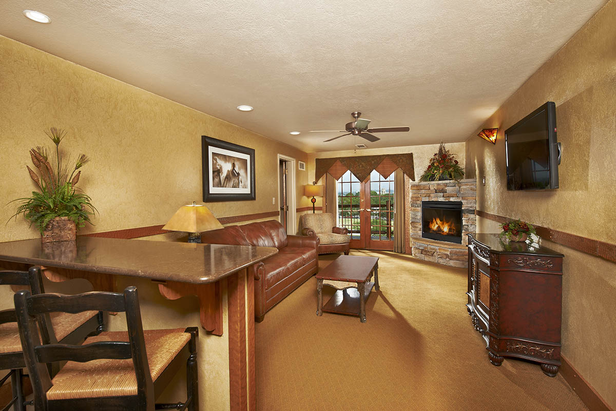 Award-Winning Lodge in Branson, MO | The Keeter Center