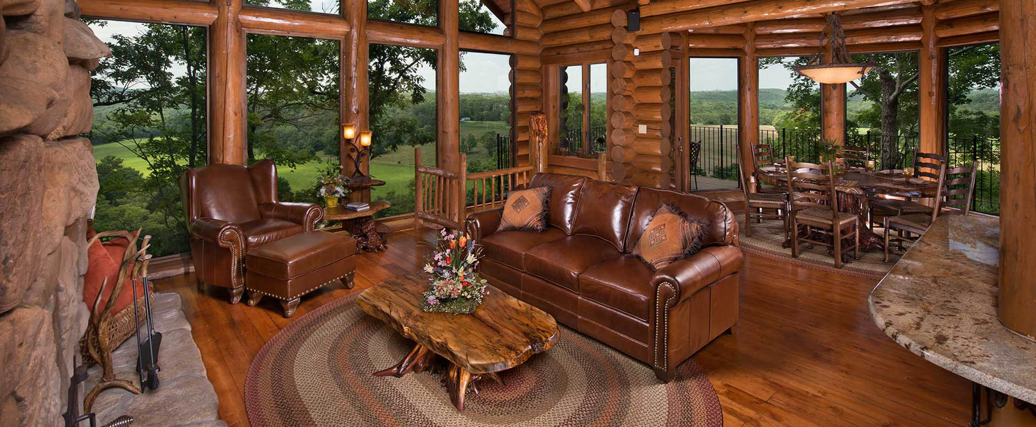 Branson Bluff House main room with panoramic view